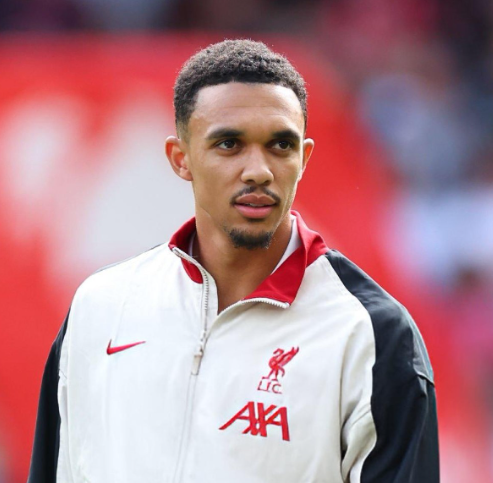 阿諾德復(fù)出引熱議：國(guó)家德比首發(fā)存疑，皇馬未來布局待考