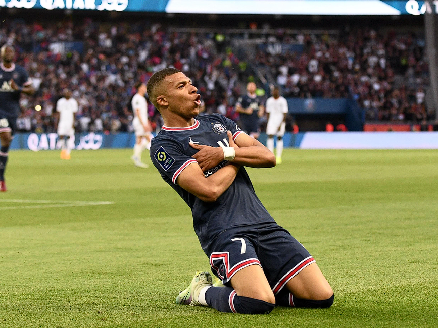 姆巴佩伯納烏貴賓室加冕：首獲歐洲金靴，續(xù)寫皇馬傳奇新篇