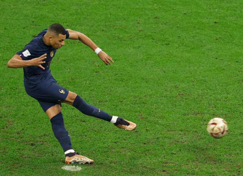 西超杯決賽前夕：阿隆索謹慎評估姆巴佩登場可能